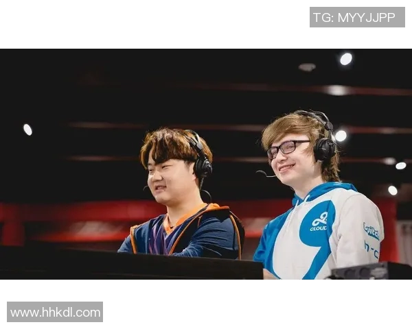 热议英雄联盟V5战队如何通过团队协作实现战略变革与胜利提升