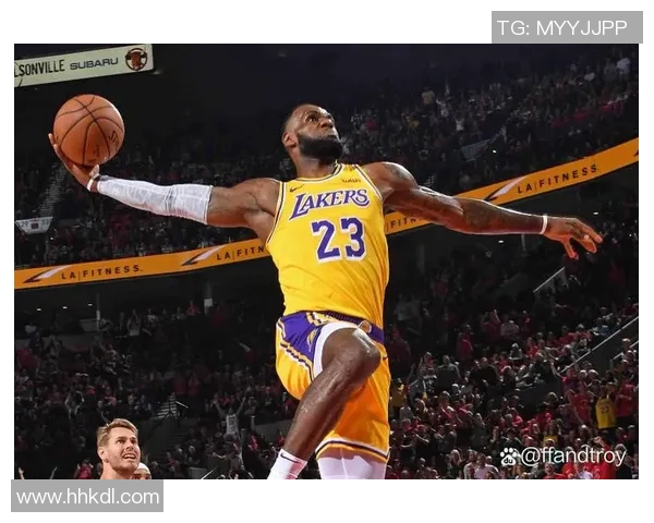 湖人队与热火队激战正酣比赛进程回顾与精彩瞬间分析